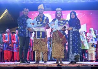 Sekda Rohil Buka secara Resmi Malam Grand Final Bujang Dara