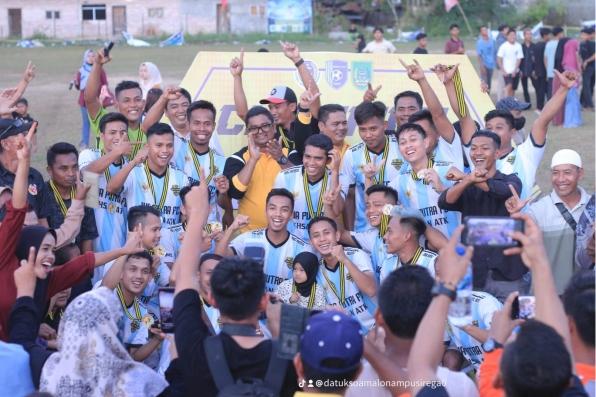 Ketua KONI Rohil Samsuri Resmi Tutup Turmamen Sepakbola Bupati Cup 2024 di Pujud