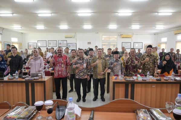 Sekda Rohil Fauzi Efrizal, Buka Secara Resmi Konsultasi Publik ll Penyusunan KLHS dan RPJPD Tahun 2025 - 2045