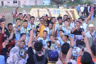 Ketua KONI Rohil Samsuri Resmi Tutup Turmamen Sepakbola Bupati Cup 2024 di Pujud