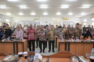 Sekda Rohil Fauzi Efrizal, Buka Secara Resmi Konsultasi Publik ll Penyusunan KLHS dan RPJPD Tahun 2025 - 2045
