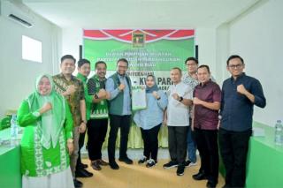 Langsung diterima Kasmarni, PPP Serahkan B1-KWK kepada Pasangan Kasmarni - Bagus Santoso