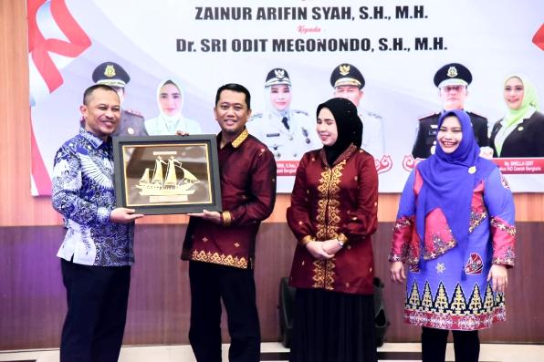Pisah Sambut Kepala Kejaksaan Negeri, Bupati Kasmarni Ucapkan Selamat Bertugas 