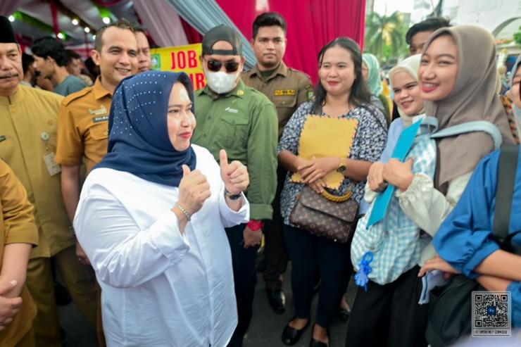 Peduli Terhadap Tenaga Kerja Lokal, Kasmarni Buka Jobfair Tahun 2024
