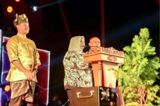 Bupati Bengkalis, Kasmarni Hadiri Malam Puncak Peringatan Hari Bhayangkara ke-78 Polres Bengkalis