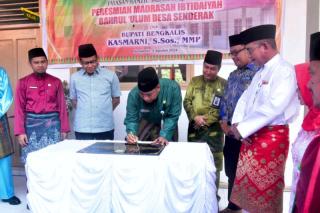 Resmi Buka Madrasah Ibtidaiyah Bahrul 