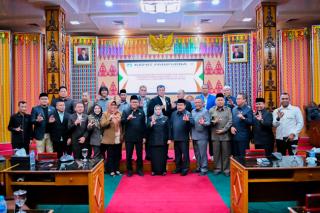 Melalui Rapat Paripurna DPRD, APBD Kabupaten Bengkalis TA 2025 Ditetapkan Sebesar 3,3 T
