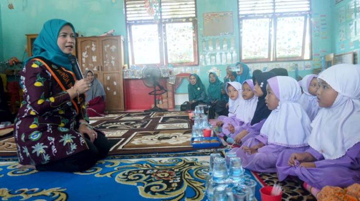 Bunda PAUD Kab. Inhil, Kartika Sari Kunjungi TK Negeri Pembina Tembilahan Hulu