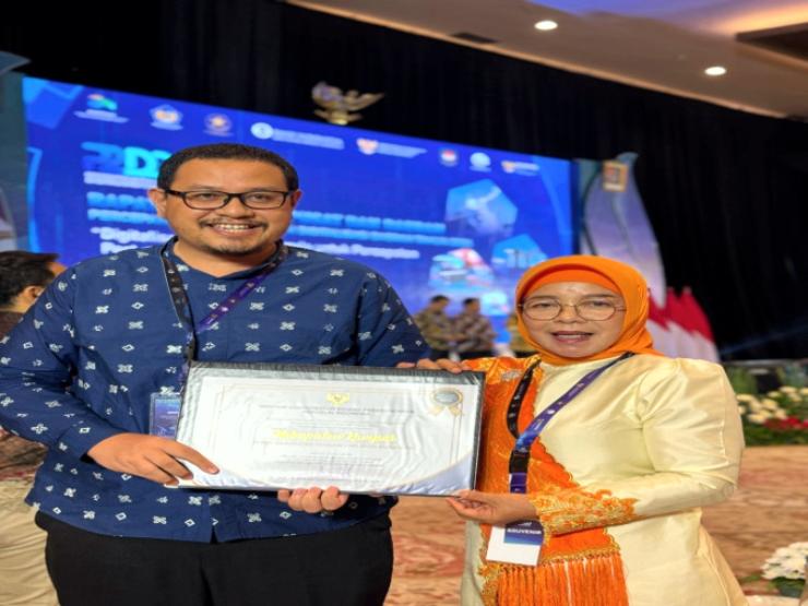 Diterima Pj Sekda Kampar, Kabupaten Kampar Raih Penghargaan TP2DD Terbaik I di Wilayah Sumatera