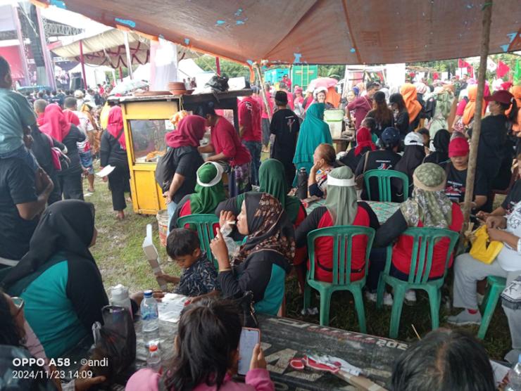 Kampanye akbar Kasmarni-Bagus di Pinggir, Pedagang Kebanjiran Rezeki