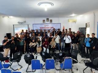 Bawaslu Bengkalis Tertibkan 2378 APK Pasangan Calon Bupati Dan Wakil Bupati Dihari Pertama Masa Tenang
