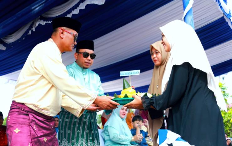 Wabup Siak Husni Merza Lepas Pawai Ta