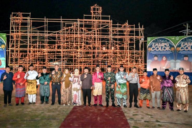 Meriahkan MTQ Kab. Bengkalis Ke-49, Bupati Bengkalis Buka Pagelaran Lampu Colok