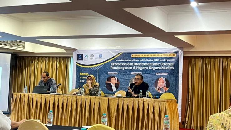 Otoritarianisme dan Kebebasan dalam Pembangunan di Negara-Negara Muslim