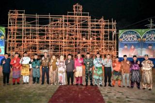 Meriahkan MTQ Kab. Bengkalis Ke-49, Bupati Bengkalis Buka Pagelaran Lampu Colok