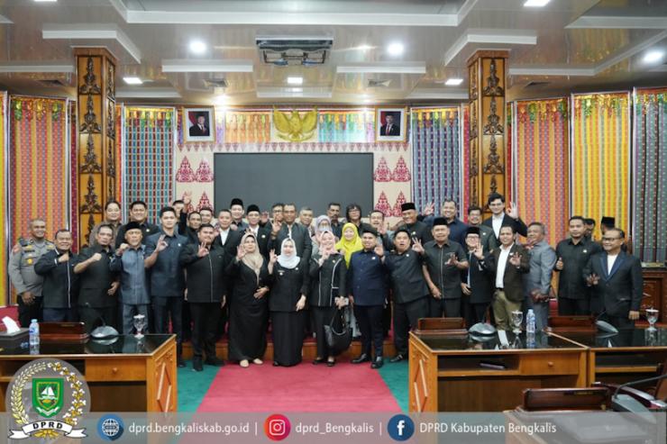 DPRD Gelar Rapat Paripurna Pengumuman Penetapan Pasangan Calon Bupati dan Wakil Bupati Bengkalis