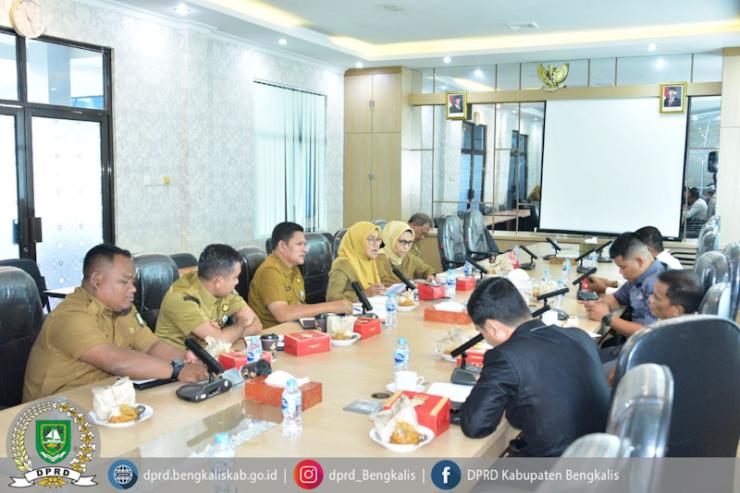 Rapat Kerja Komisi II DPRD Bengkalis Bahas Isu Tambak Udang Ilegal