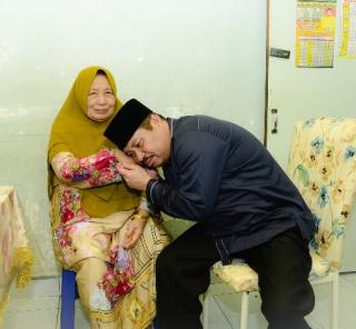 Ibu Mertua Meninggal Dunia, Bupati Kasmarni Mengaku Sangat Kehilangan Sosok Suri Tauladan