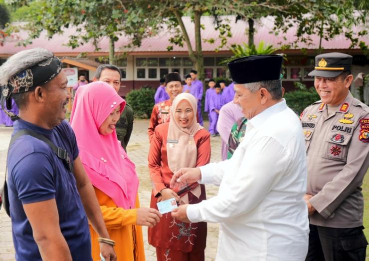 Bupati Alfedri Harapkan Program Bujang Kampung Sebagai Sarana Bersilahturahmi dan Berikan Pelayanan Publik Langsung Untuk Masyarakat