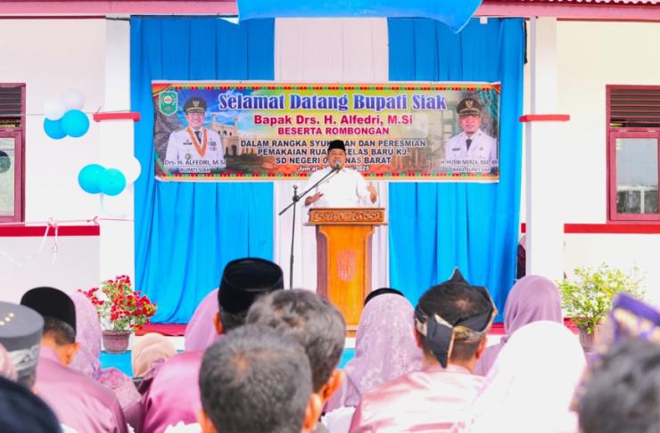 Bupati Alfedri Meresmikan Ruang Kelas Baru Guna Mendukung dan Menyediakan Fasilitas Pendidikan yang Layak