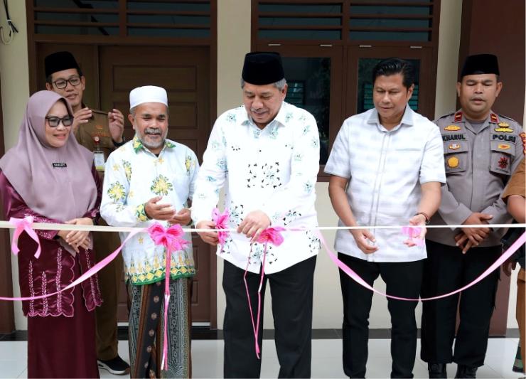 Bupati Alfedri Resmikan Ruang Kelas Baru Pondok Pesantren Madrasatul Qur’an