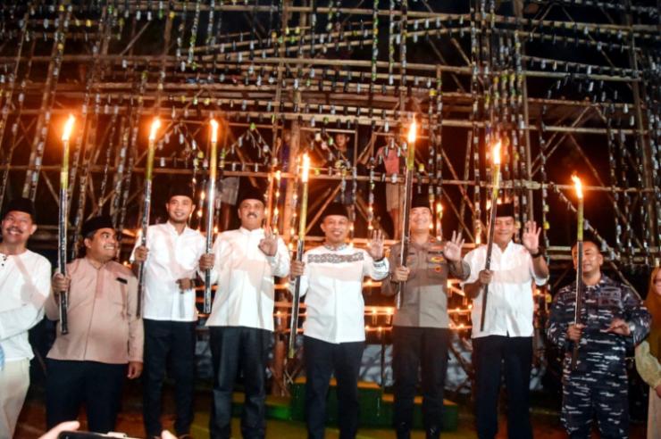 Lestarikan Khazanah 27 Likur, Bupati Bengkalis Resmikan Festival Lampu Colok 2025