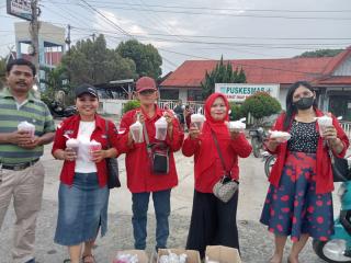 Gema Puasa Bulan Ramadhan Ketua Srikandi Pemuda Batak Bersatu (PBB) Adakan Giat Bagi Takjil