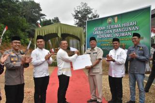 Danrem 031/ Wira Bima Terima Penyerahan Tanah Hibah Koramil Inuman dari Bupati Kuansing