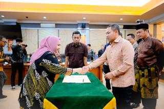 Bupati Bengkalis Ikuti Rapat Bersama Gubernur dan Kepala Daerah se-Provinsi Riau