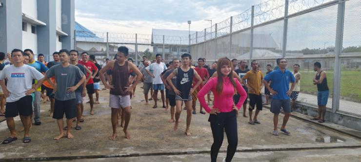 Senam Sehat Rutin Di Lapas Narkotika Rumbai Tingkatkan Kebugaran dan Kebersamaan WBP