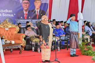 Bupati Bengkalis Pimpin Upacara Hardiknas 2025 dan Bacakan Amanat Menteri Pendidikan