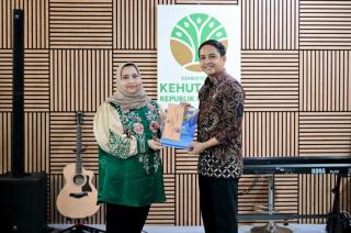 Bupati Kasmarni Sampaikan Berbagai Usulan Perizinan Kawasan Hutan