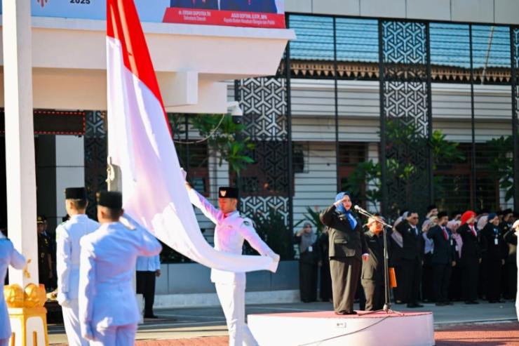 Bertindak Sebagai Inspektur Upacara, Bupati Kasmarni Serukan Revitalisasi Nilai Pancasila dalam Kehidupan Bangsa