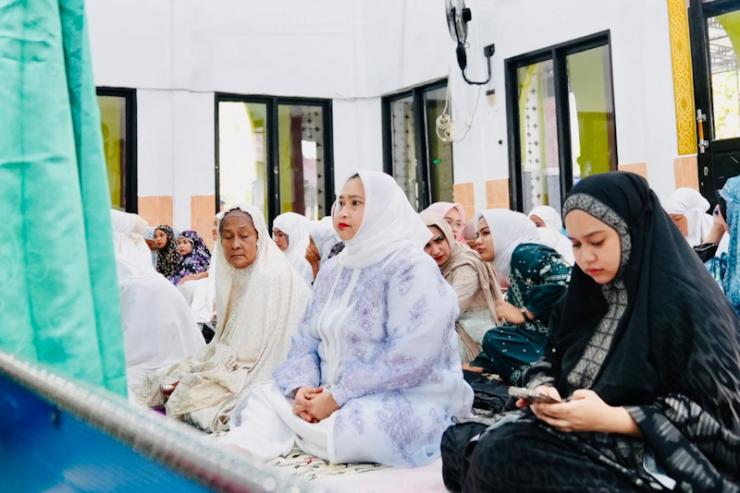 Rayakan Idul Adha di Muara Basung, Kasmarni Ajak Warga Saling Peduli dan Saling Menguatkan