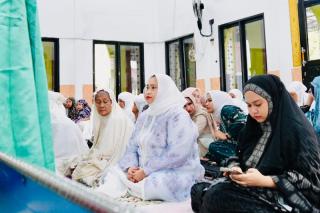 Rayakan Idul Adha di Muara Basung, Kasmarni Ajak Warga Saling Peduli dan Saling Menguatkan