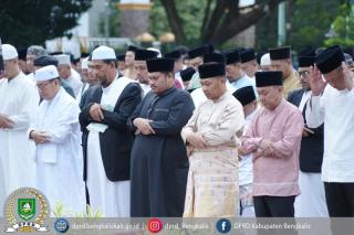 Ketua DPRD Bengkalis Ikuti Shalat Idul Adha bersama Ribuan Masyarakat