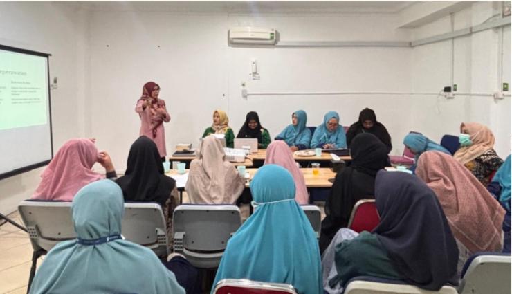 Pentingnya Dokumentasi Asuhan Keperawatan, Dosen dan Mahasiswa Prodi Keperawatan Fakultas Kesehatan IKTA Laksanakan PkM di RSIA Annisa Pekanbaru