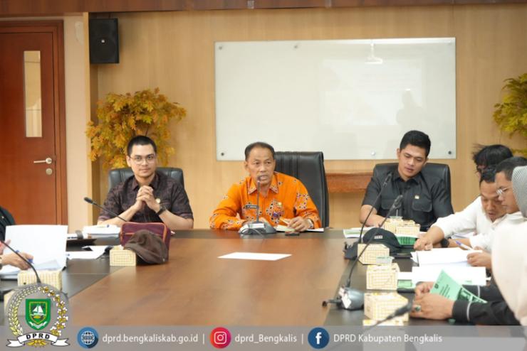 DPRD Bengkalis Bahas Rancangan Awal Ranperda Penanaman Modal bersama DPMPTSP Riau