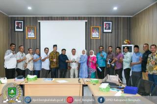 Pansus DPRD Bengkalis Tegaskan Penguatan Adat dalam Pembangunan Daerah Pada Pertemuan bersama Dinas Kebudayaan Riau