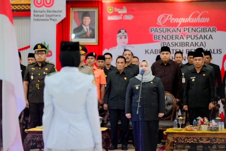 Bupati Kasmarni Kukuhkan 36 Anggota Paskibraka HUT Ke-80 RI Kabupaten Bengkalis
