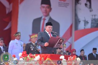 Ketua DPRD Bengkalis Bacakan Teks Proklamasi pada Upacara HUT ke-80 RI