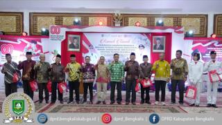 Bobby Kurniawan Wakili Ketua DPRD Bengkalis pada Prosesi Penurunan Bendera HUT ke-80 RI