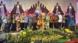 Wakil Bupati Rokan Hilir Hadiri Resepsi Pernikahan Putra Haji Samsul Cindy dan Tandra