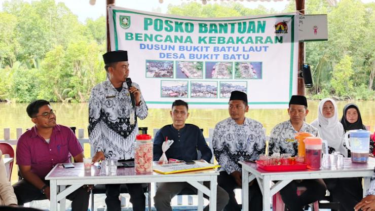 PGRI dan Forum Wartawan Galang Dana Rp54 Juta untuk Korban Kebakaran Bukit Batu