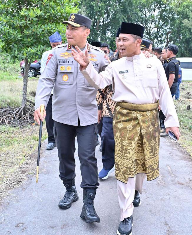 Wabup Dampingi Kapolda Riau, Buka Muswil Ke-VI Hima Persis di Prapat Tunggal