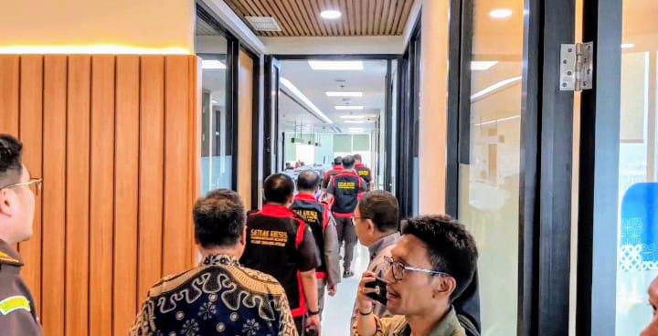 Kejari Tanjung Perak Geledah Kantor Pelindo Sub Reg 3 