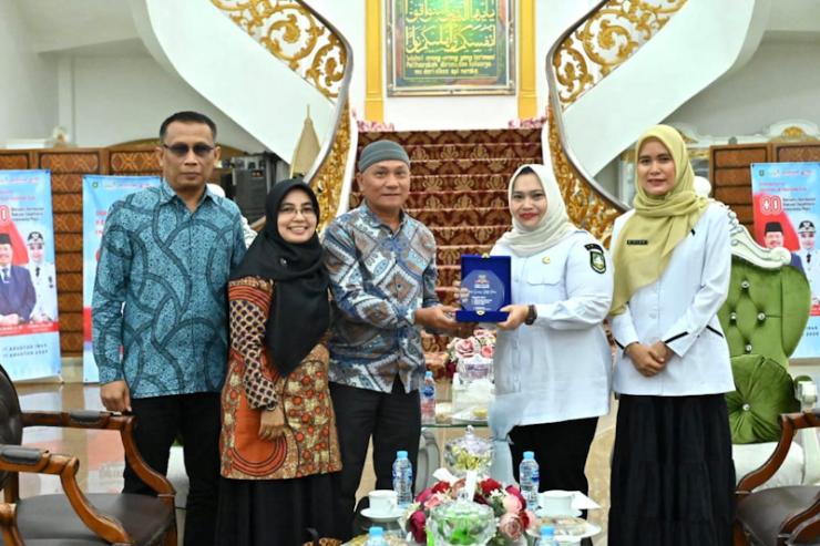 Bupati Kasmarni Sambut Silaturahmi ITMG, Dorong Sinergi Dunia Pendidikan Dengan Pemerintah