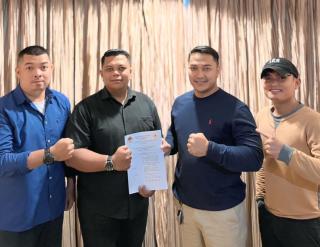 Ketua IBCA MMA Riau Serahkan SK Pengkot Pekanbaru