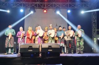 Bupati Buka Rimbas Fest Bermasa Expo 2025, Promosikan Hasil Karya Lokal