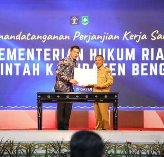 Wakil Bupati Bengkalis Lakukan Penandatangan Perjanjian Kerjasama Dengan Kepala Kantor Wilayah Kementerian Hukum Riau